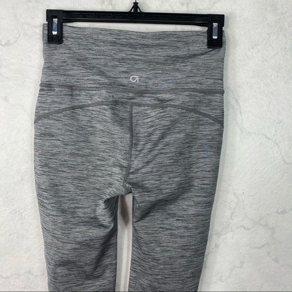 [Gap] Gray Striped Cropped Leggings - Picture 2 of 3